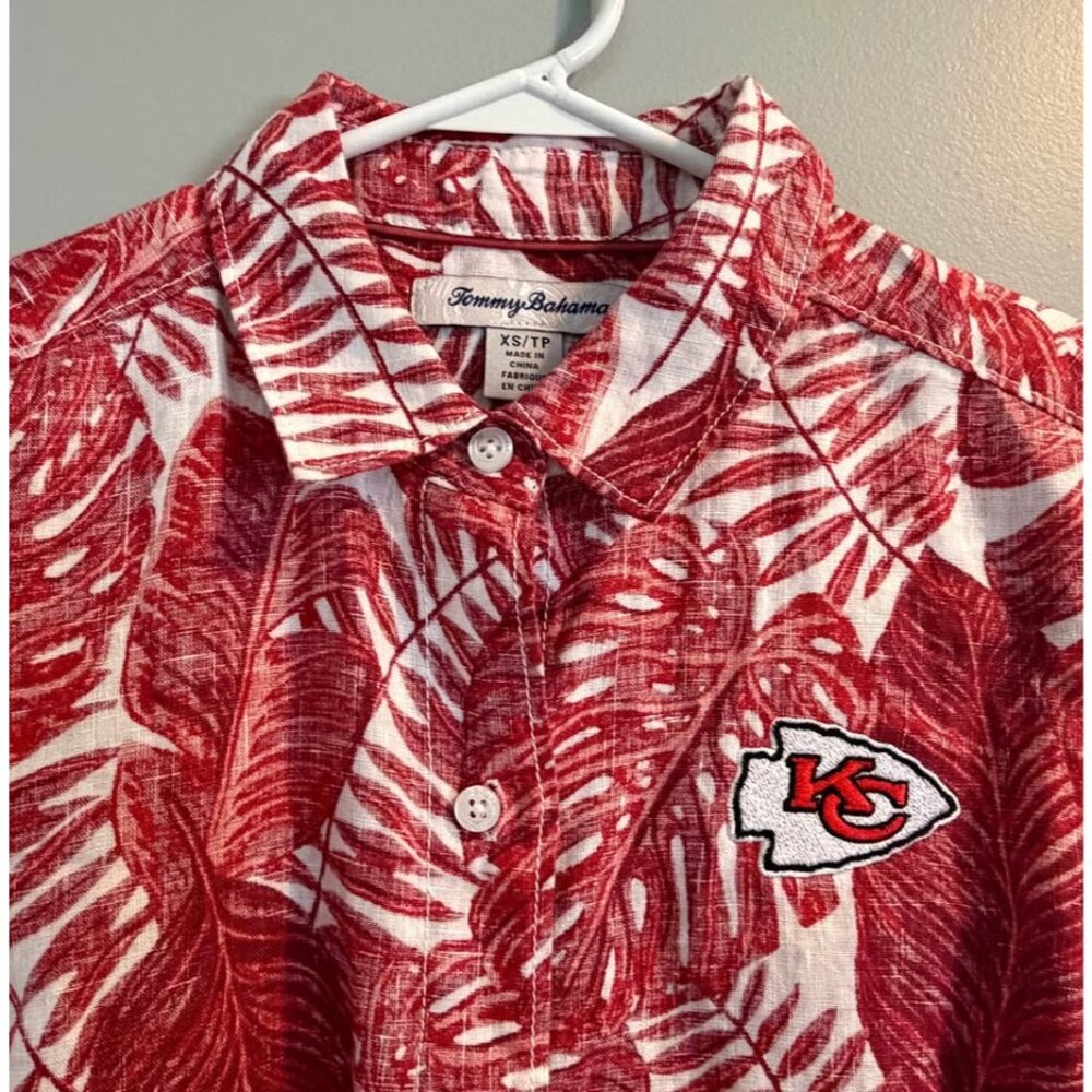 Tommy Bahama Kansas City Chiefs linen red and white button down shirt. Womens XS